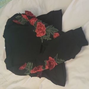 Oversized, longng-sleeved, embroidered top